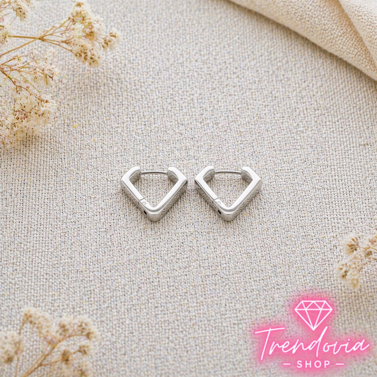 ✨ Pendientes de Acero Aro Forma Pico – 1,5 cm