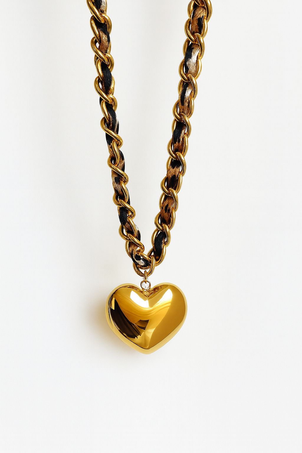 Collar Corazón Trenzado en Acero con Estampado Animal Print Diseño Único y Duradero Accesorio Versátil para Mujer