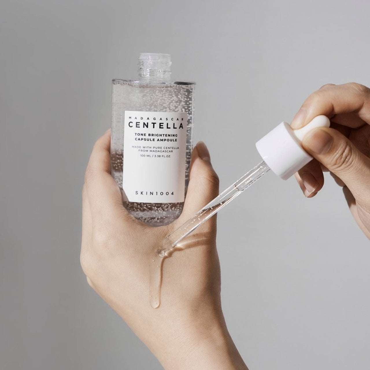 SKIN1004 Ampolla Iluminadora Correctora de Manchas con Niacinamida 4% y Ácido Tranexámico 2% – 50 ml